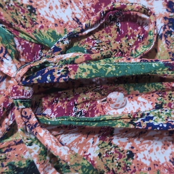 tulle Green Peach Cap Sleeve Button Up Tie Neck Blouse Size Medium - Picture 3 of 5